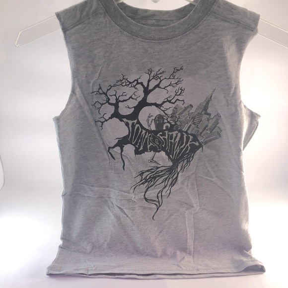 3/$15.00 Boys Summer Shirts (bundle) size 7 - Picture 3 of 4